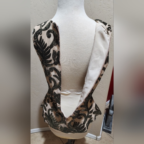 Greylin Gold Black metallic Vintage STYLE peplum Sleeveless Top NWT M - Picture 5 of 7